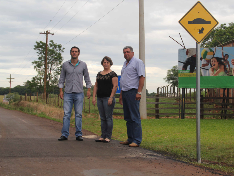 INICIA A IMPLEMENTAÇÃO DE LOMBADAS NA AVENIDA SANTA ROSA